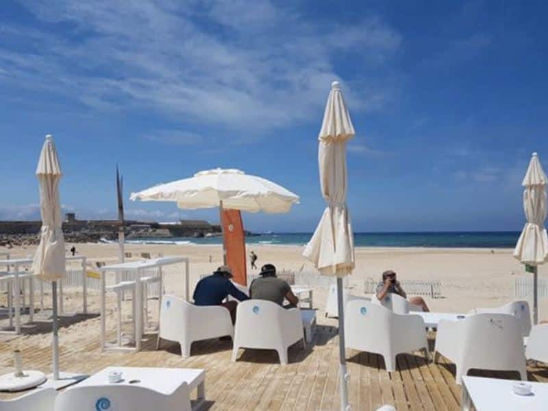 Terrace, sofa and table to enjoy in Balneario kite spot in Tarifa