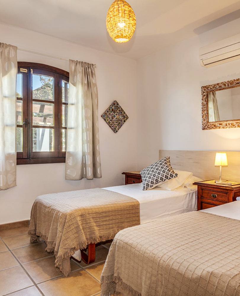 Chambre avec vue sur le jardin