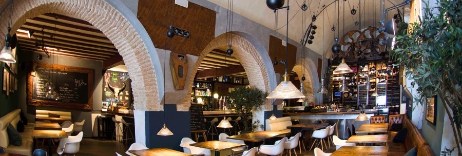 Restaurant Silos 19 à Tarifa proposant de la cuisine revisitée, espagnol et française.